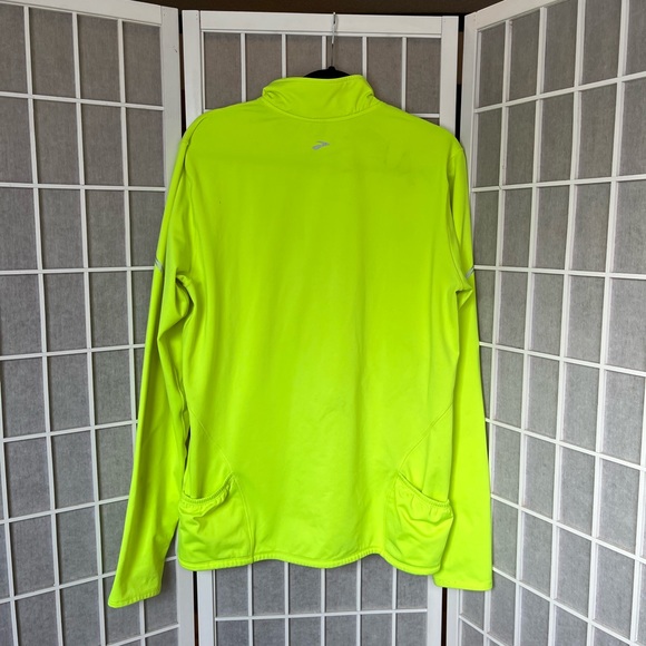 Brooks activewear top - Picture 4 of 8